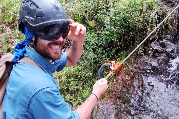 Private Jungle Waterfall Adventure, Wit Da Native Hawaiian Dundee