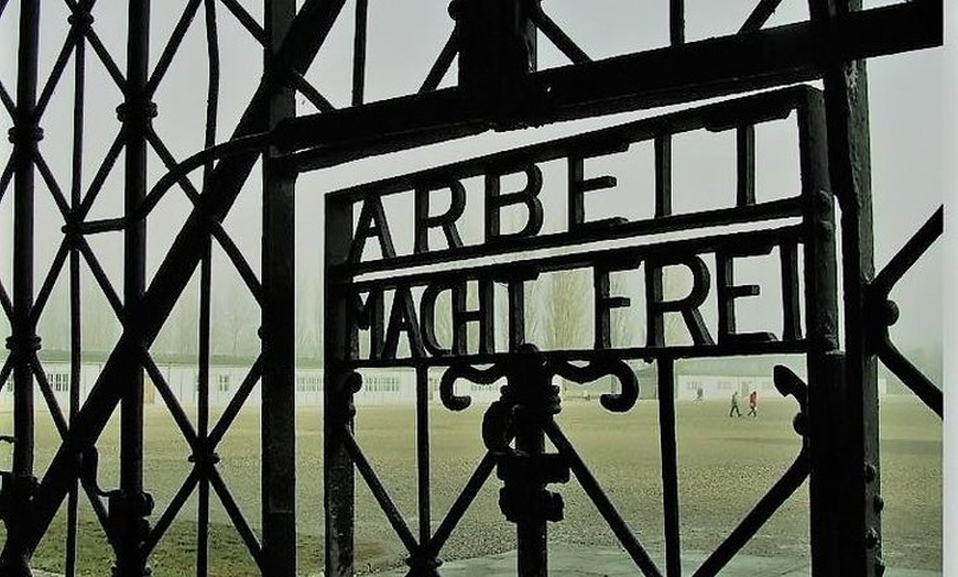 Image 1: Vollständige Dachau-Tour in kleiner Gruppe von München aus mit dem Zug