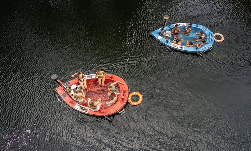 Image 8: Hot Tub Boat Tour in London - London's most unique tour