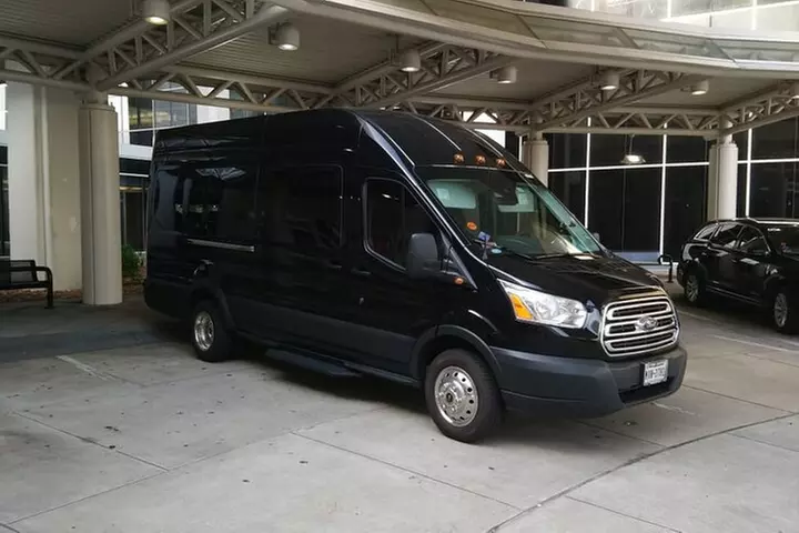 Private Shuttle Galveston to Hobby Airport (HOU) For 10 Travelers