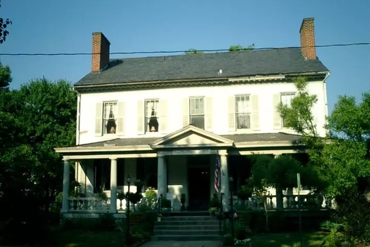 Ghosts of Fredericksburg, Virginia: A Self-Guided Walking Tour