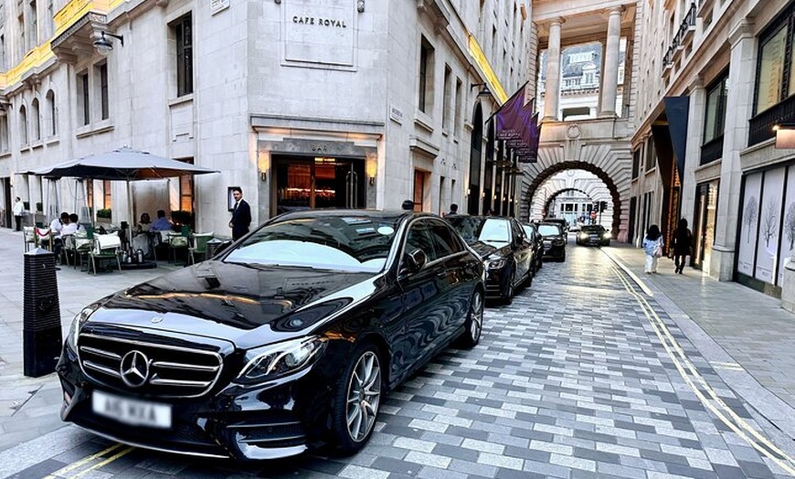 Image 2: Luxury Transfer inside London - Any Hotel or Train station