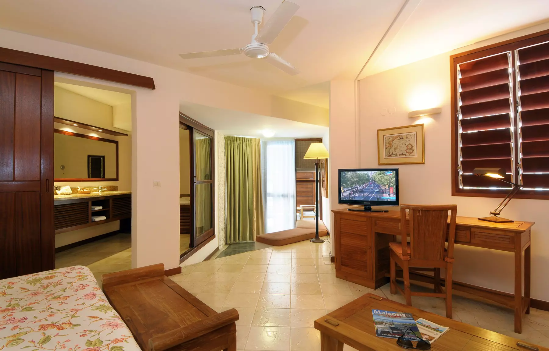 ✈ LA RÉUNION | St Gilles - Le Saint Alexis Hotel & Spa 4*, 4 nuit -...