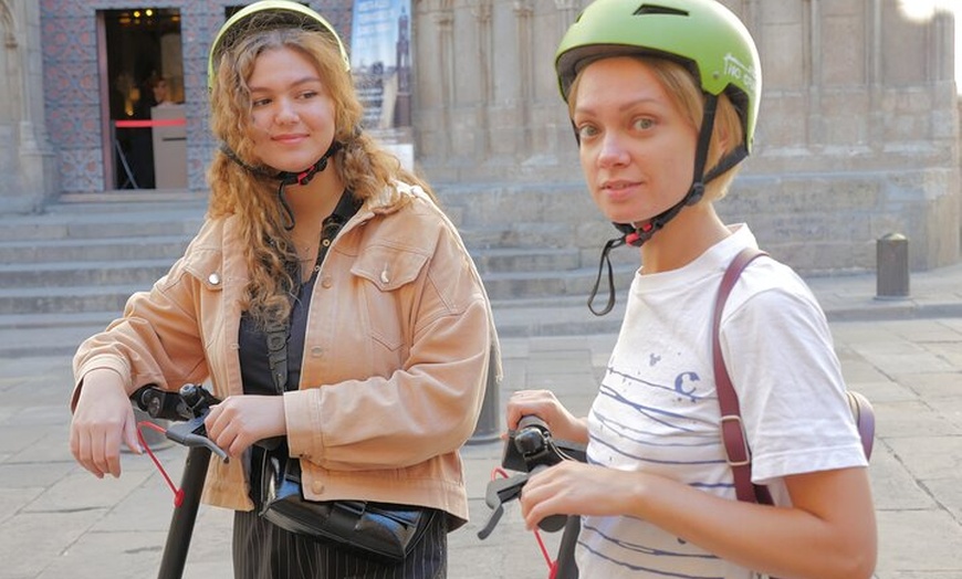 Image 7: Bienvenido a Barcelona Segway y eScooter Tour