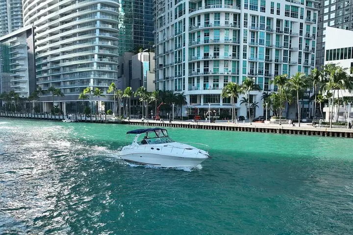 Miami: 2 Hour Private Yacht Cruise