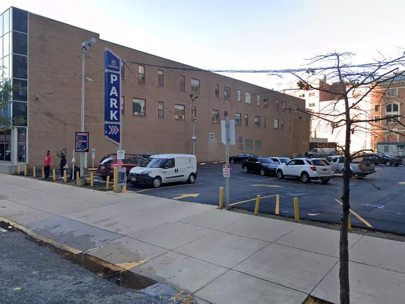 Parking at Parkway Corp - 1901 Arch St. Lot