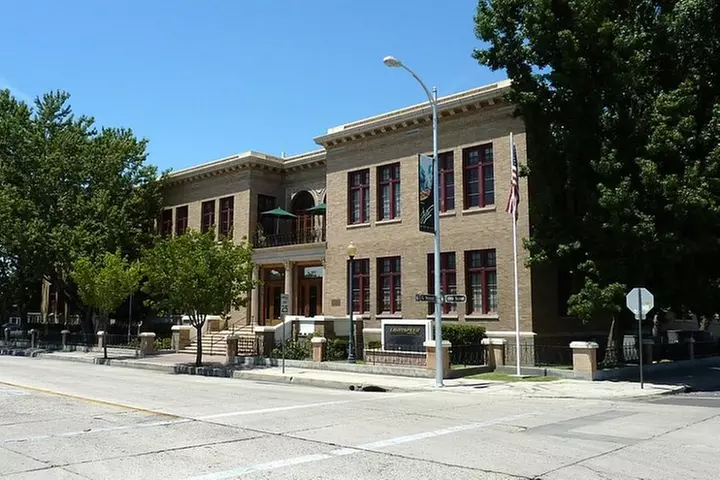 Self-Guided Bakersfield Scavenger Hunt: Resilient Bakersfield