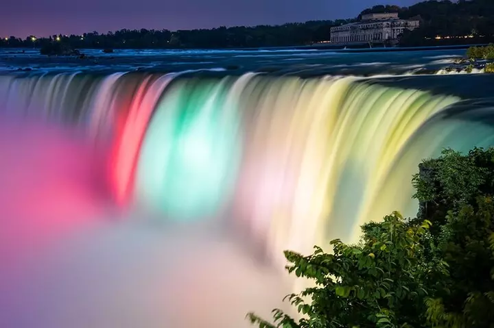Niagara Falls Night Illumination Tour: Holiday Edition - Primary Image