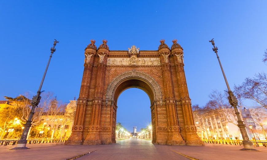 Image 9: Recorrido por Barcelona y Montserrat con entrada Evite las colas al...