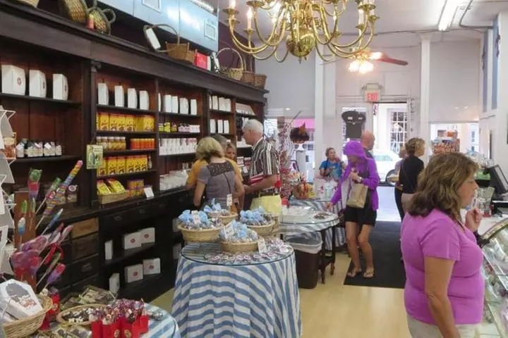 French Quarter walking Food Tour: Signature Tastes of New Orleans