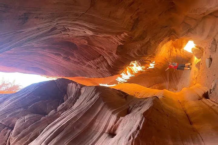 Peek-a-Boo Slot Canyon Guided Hike (Small Group)