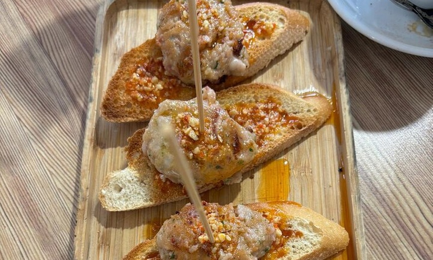 Image 6: Vino y Cultura Frigiliana Búsqueda del Tesoro