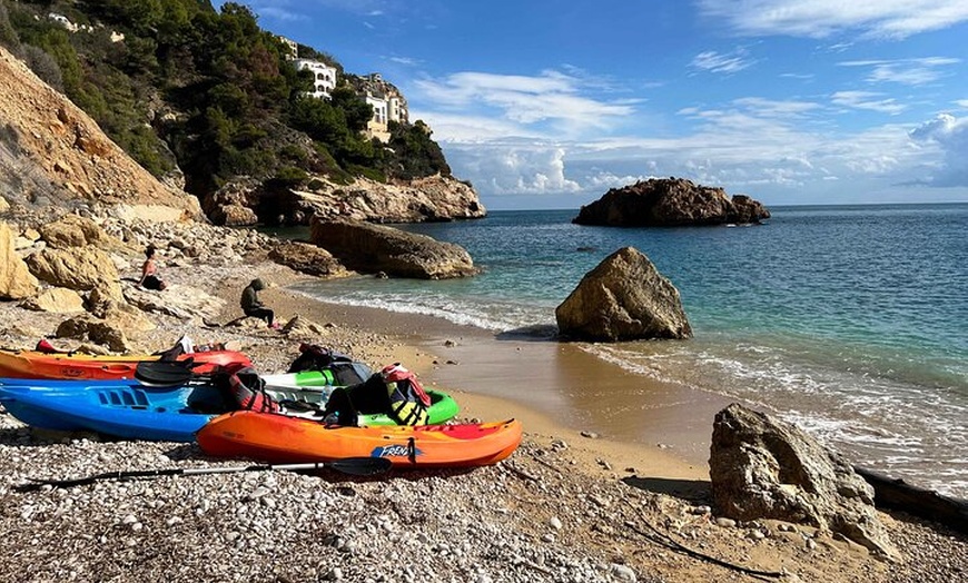 Image 3: Kayak Granadella Excursión Guiada en sus cuevas y Cala en Caló
