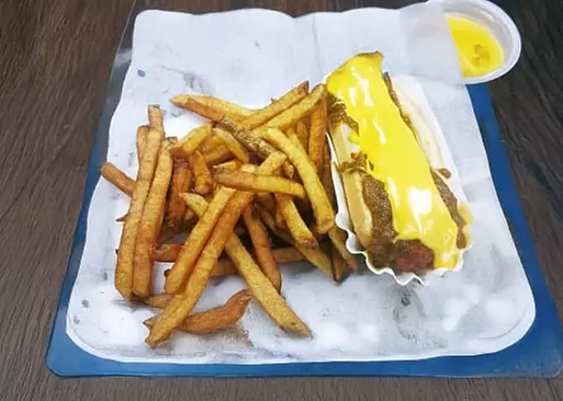 5% Cash Back at Chub'z Famous Chiliburgers