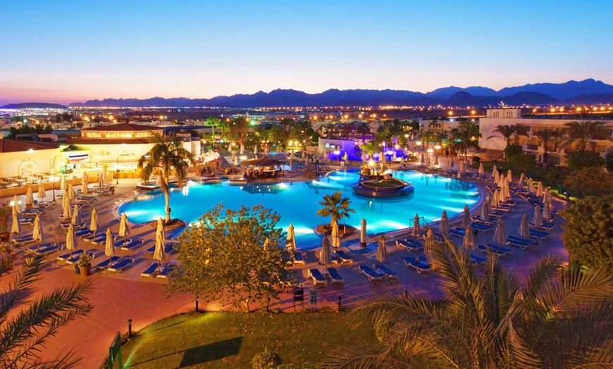 Image 1: ✈ EGYPTE | Sharm El Sheikh - Xperience Sea Breeze Resort 5* - Piscines