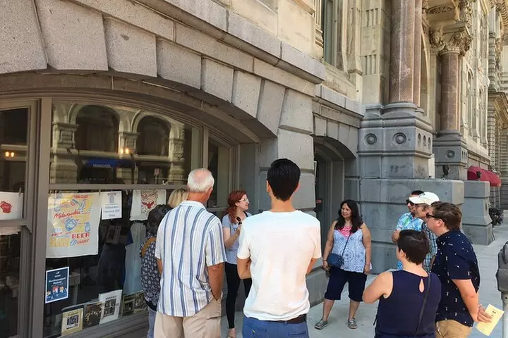 Downtown Milwaukee Walking Tour - Second Medium