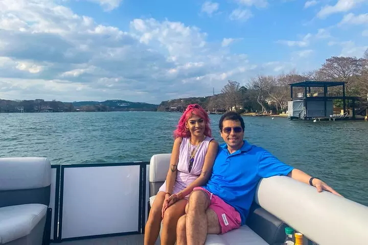 Scenic 2HR Austin Guided Lake Tour: Small Group & Full Sun Shade