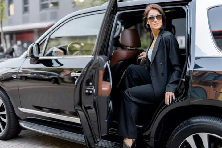 Private New York City Airport-to-Airport Transfer (JFK/LGA/EWR)