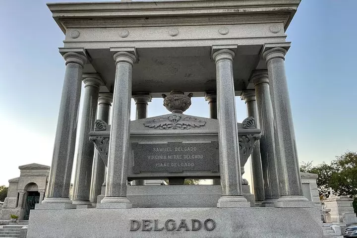 New Orleans Metairie Cemetery Tour: Millionaires and Mausoleums