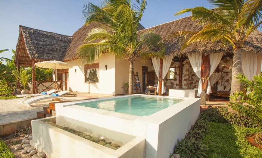 Image 2: ✈ ZANZIBAR | Kizimkazi - Fruit & Spice Wellness Resort 5* - Pieds d...