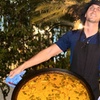 Image 7: Vive la Experiencia Valenciana Cocinando Tu Propia Paella