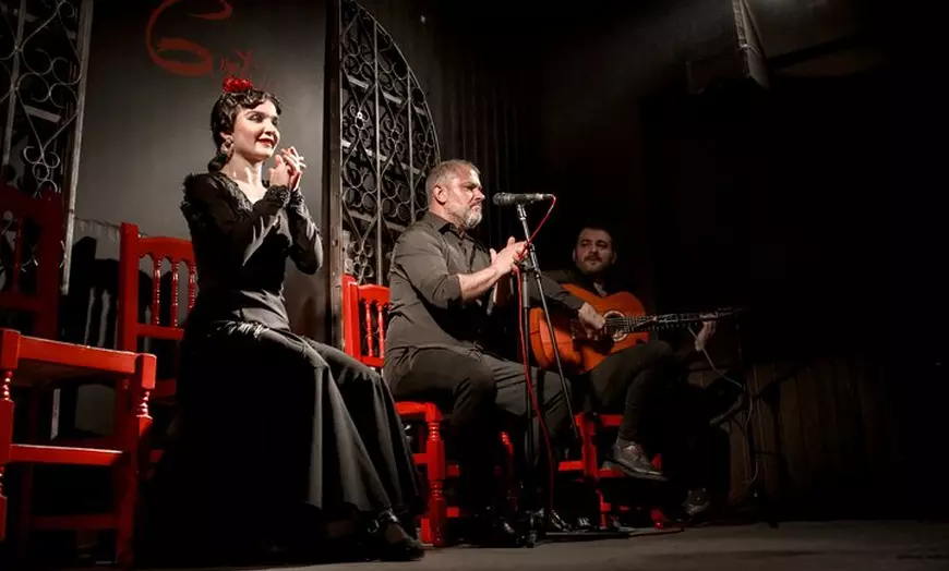 Image 3: Espectáculo Flamenco Local en El Cortijo