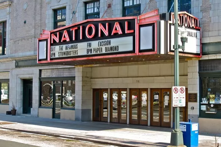 Self Guided Richmond Scavenger Hunt: City Center Spectacles