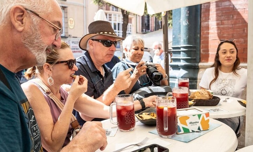 Image 10: Excursión gastronómica a pie por el sabor de España