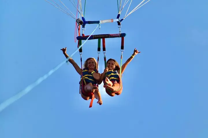 Parasailing in Waikiki from Oahu Hawaii