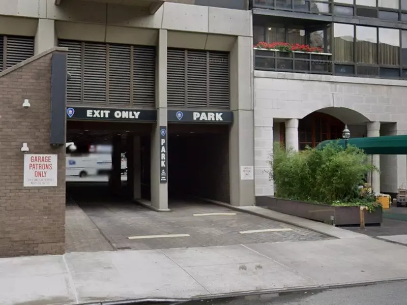 Parking at iPark - 453 E. 59th St. Garage