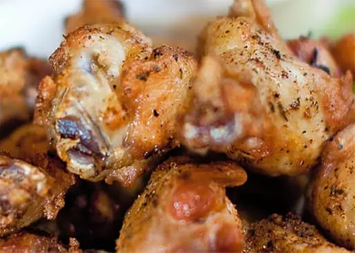 5% Cash Back at Blvd Bar & Grille