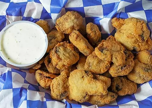 5% Cash Back at Sidelines Sports Bar & Grill