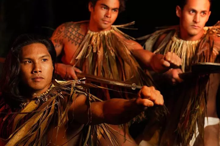 Kauai: Luau Kalamaku with Buffet Dinner and Show