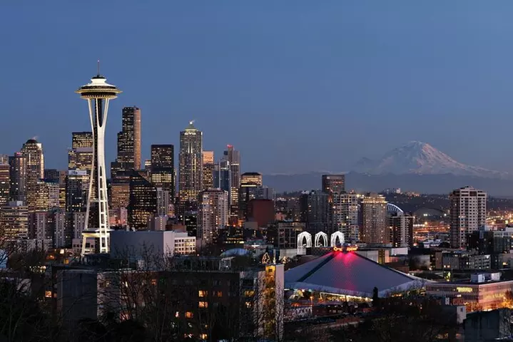 Private Port Transfer Canada Place Cruise Ship Terminal to Seattle / SEA Airport - Primary Image