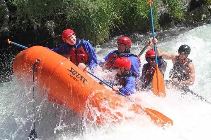 Nugget Falls class IV Half-Day Rafting on The Rogue River