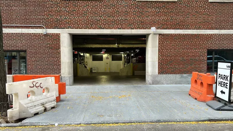 Parking at LAZ Parking - 124 Columbia Heights Garage - Primary Image