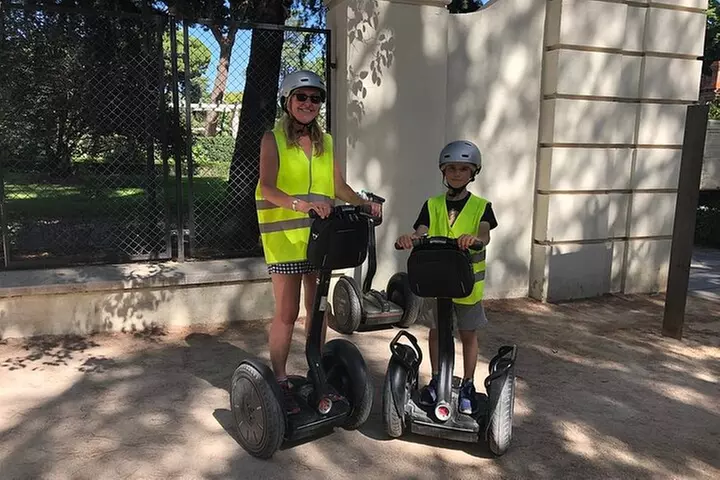 Pasea por el famoso Parque del Retiro en Segway - Second Medium