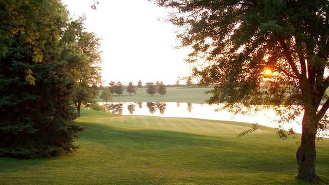 Online Booking - Round of Golf at Wolves Crossing Golf Course