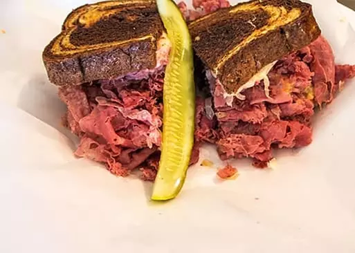5% Cash Back at Vinnie's Italian Beef & Gyros
