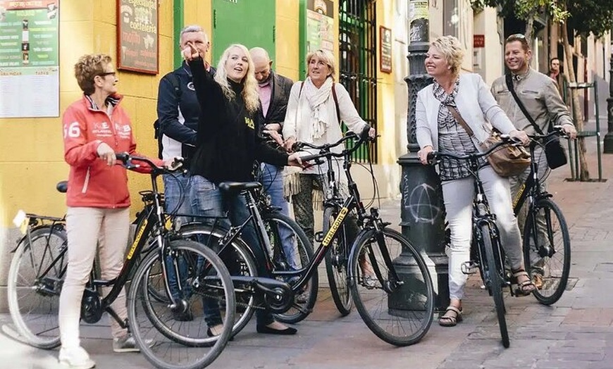 Image 6: Barcelona: Paseo en velero y en bicicleta por el barrio marítimo