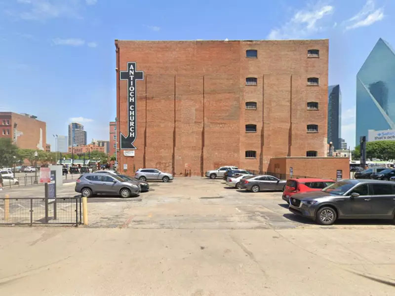Parking at 801 Elm St. Lot