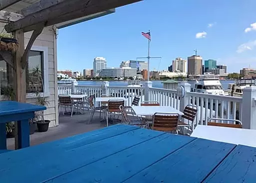 5% Cash Back at Fish & Slips Marina Raw Bar