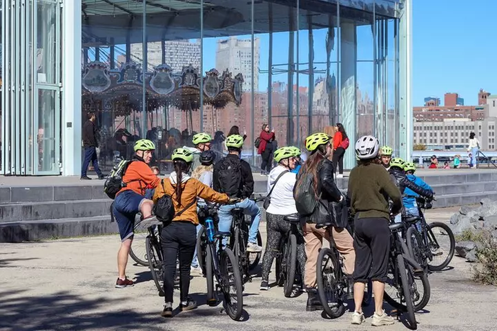Guided Bike Tour of Lower Manhattan and Brooklyn Bridge