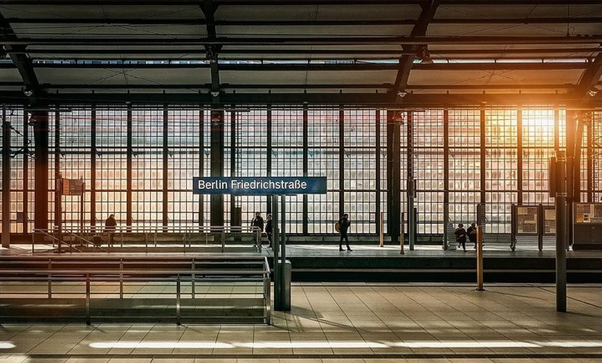 Image 10: Halbtägige historische Tour durch Ostberlin in kleiner Gruppe