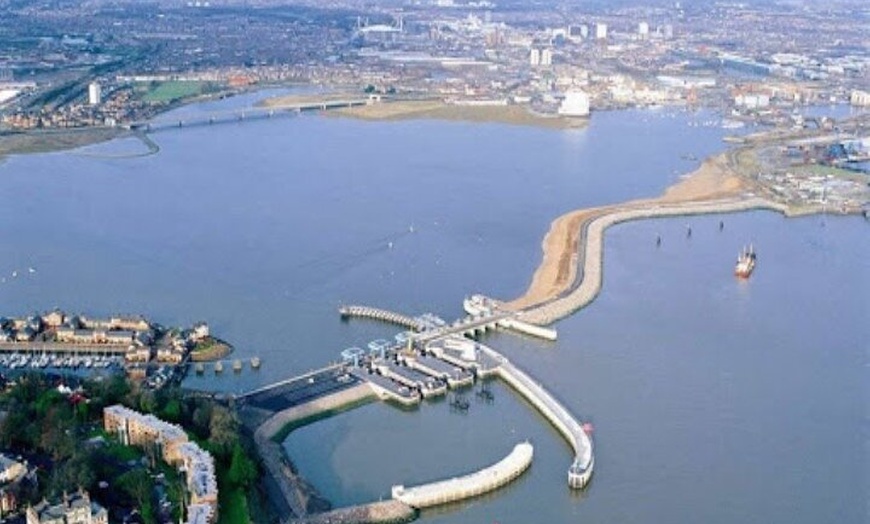 Image 6: Cardiff City Tour