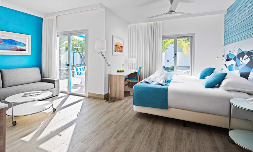 Image 3: ✈ LANZAROTE | Playa Blanca - Elba Premium Suites - Adults Only 4* -...