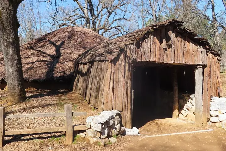 A Highway 49 Drive: A Self-Guided Audio Tour from Jackson to Angels...