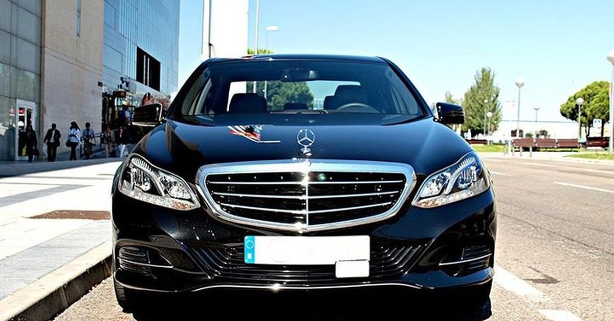 Traslado privado de entrada o salida en vehículo exclusivo en Madrid