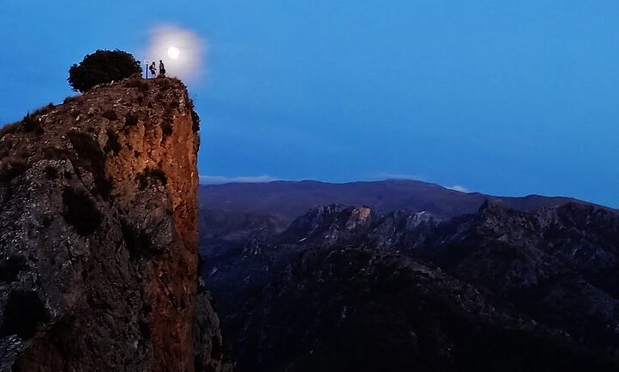 Image 40: NUEVO:Sunset Hike & Summit Sierra Nevada - Tour privado con cachorro