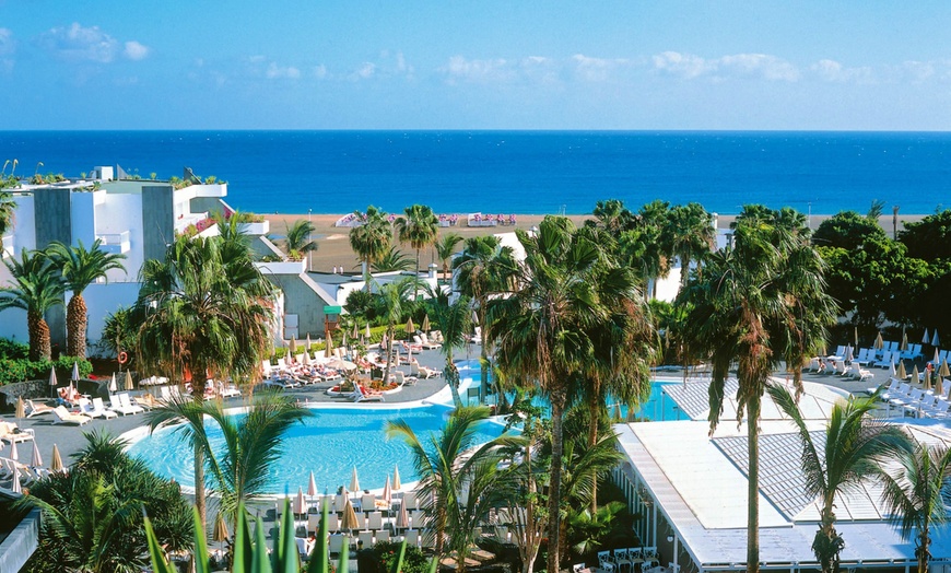 Image 11: ✈ LANZAROTE | Playa de los Pocillos - Hotel Riu Paraiso Lanzarote R...